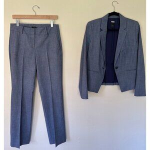 Ann Taylor Women's Suit - Size: 4/6